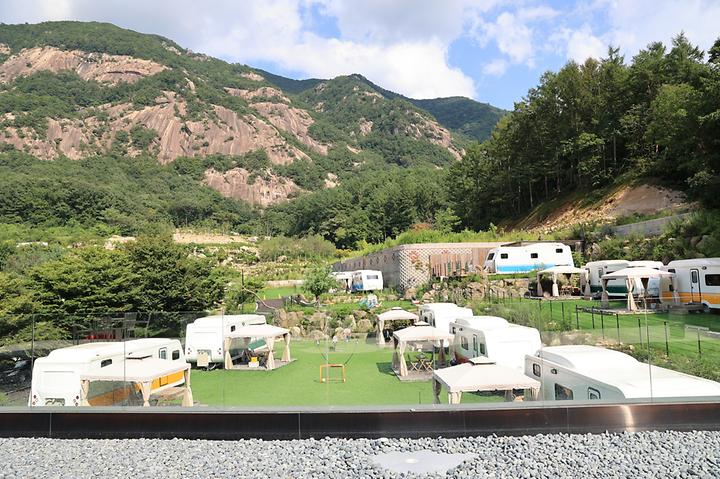 산정호수 마루글램핑 카라반 캠핑장 사진