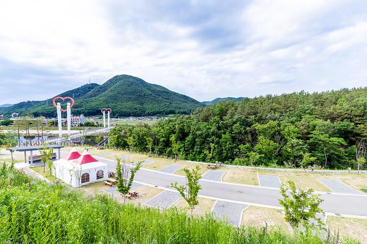 위천수변 테마공원 캠핑장 사진